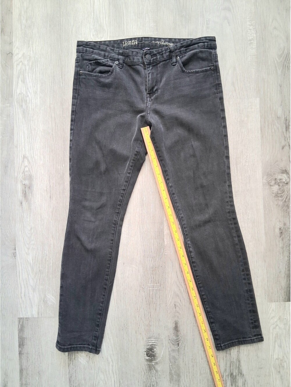 Tommy Hilfiger Women's Size 16, 33x27.5 Charcoal Black Denim Ankle Skinny Jeans - Picture 10 of 15